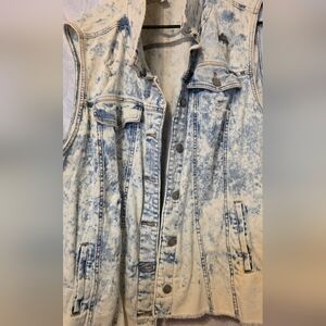 Plus Size Distressed Ripped Stonewash Denim Vest